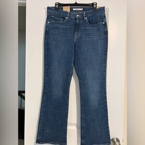 NWT Women’s Levi’s Classic Bootcut Jeans - Sz 10 Short